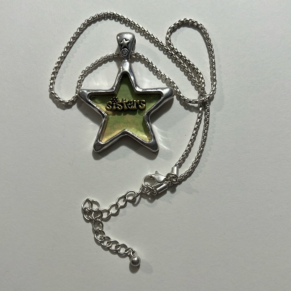 Star pendant necklace